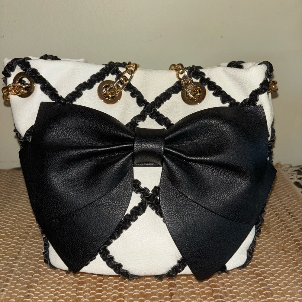 Betsy Johnson Elegant Black and White Tote Bag - Picture 2 of 11